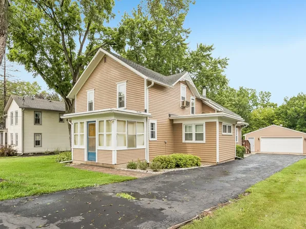 11806 Maple Ave, Hebron, IL 60034