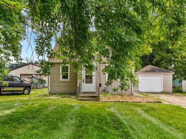 2002 3rd Ave NE, Austin, MN 55912