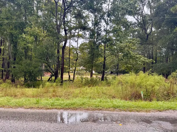 300 Summerset Ln, Summerville, SC 29483