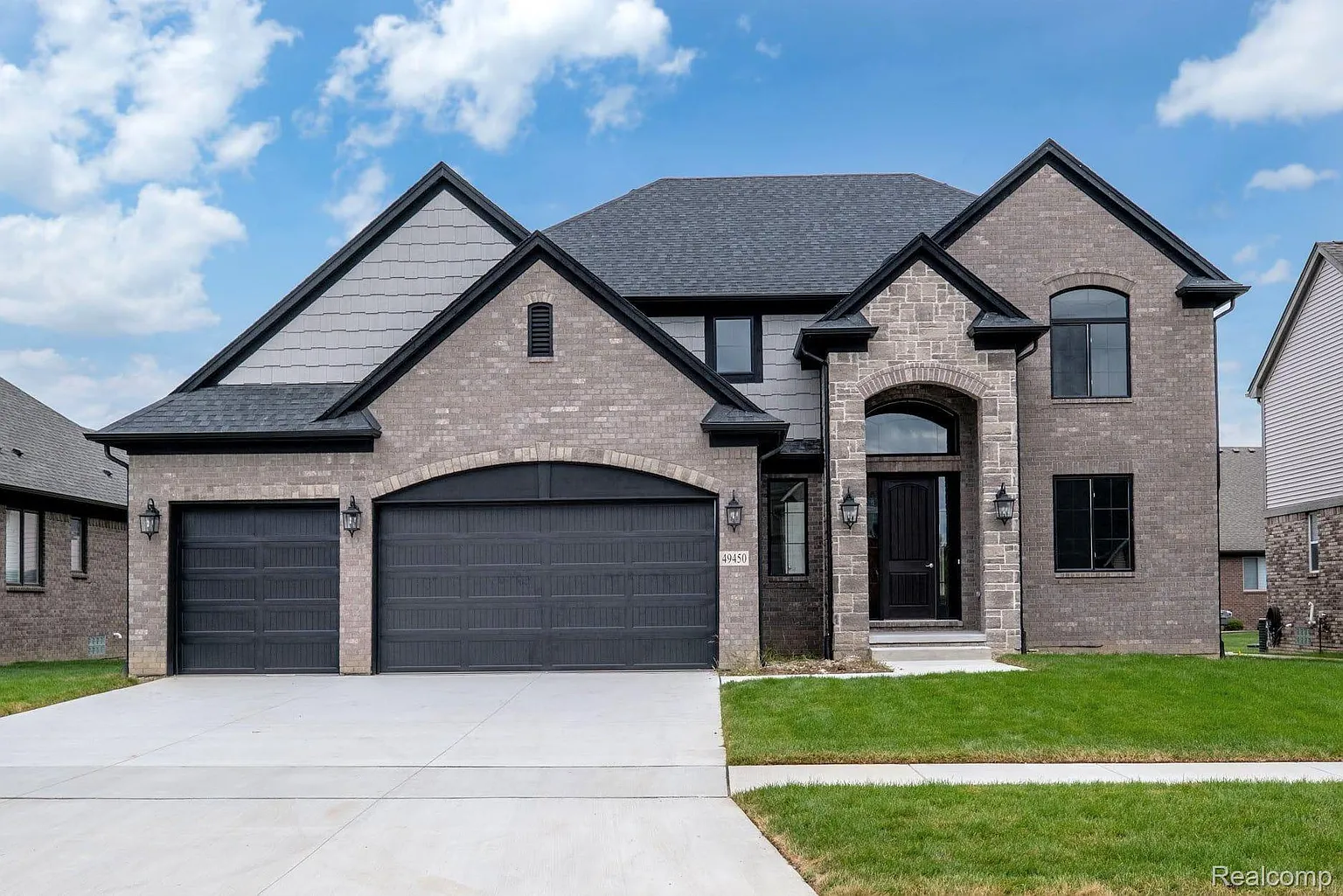 52881 Crimson Dr photo 1