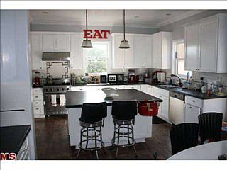 2nd image of 615 N Orange Dr