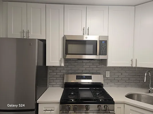 1160 Third Avenue #8A