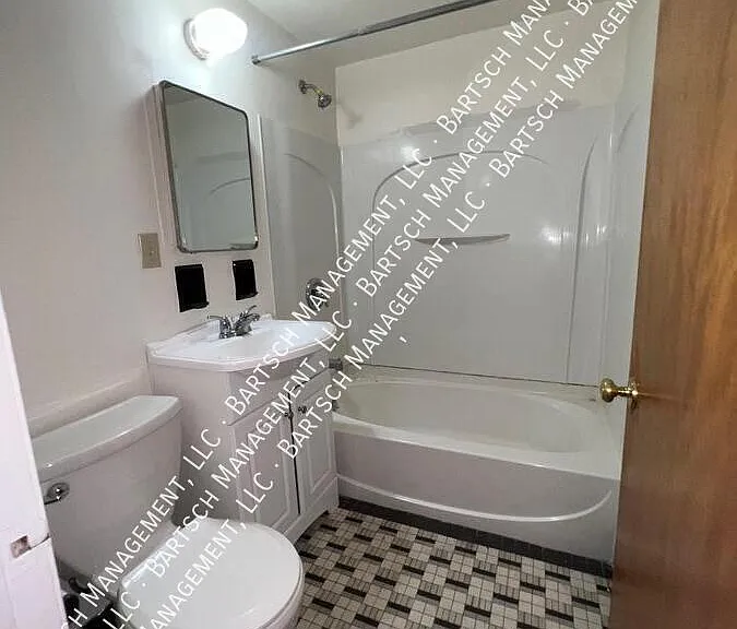 7718 W Center St #4 — Photo 5