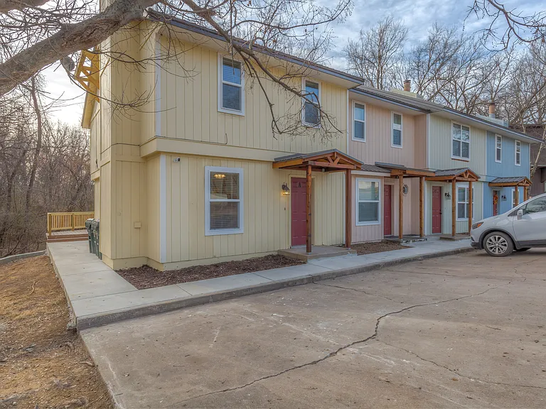 644B Earthside Dr — Photo 17
