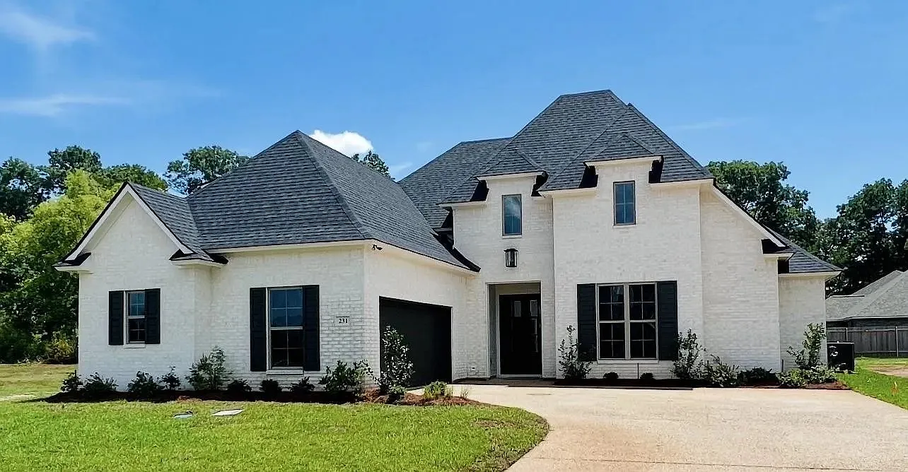 4 bed, 2848 sqft, $2,900 — Photo 2