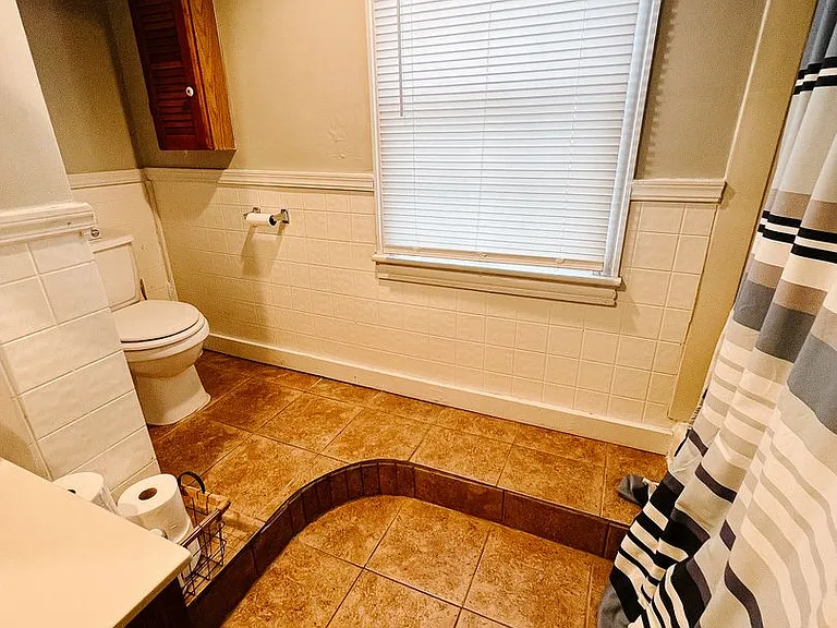 1709 N Ball Ave — Photo 21