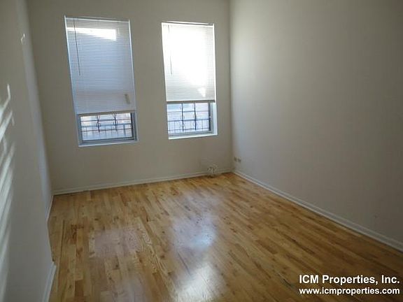 4th image of 2536 N Lincoln Ave #4