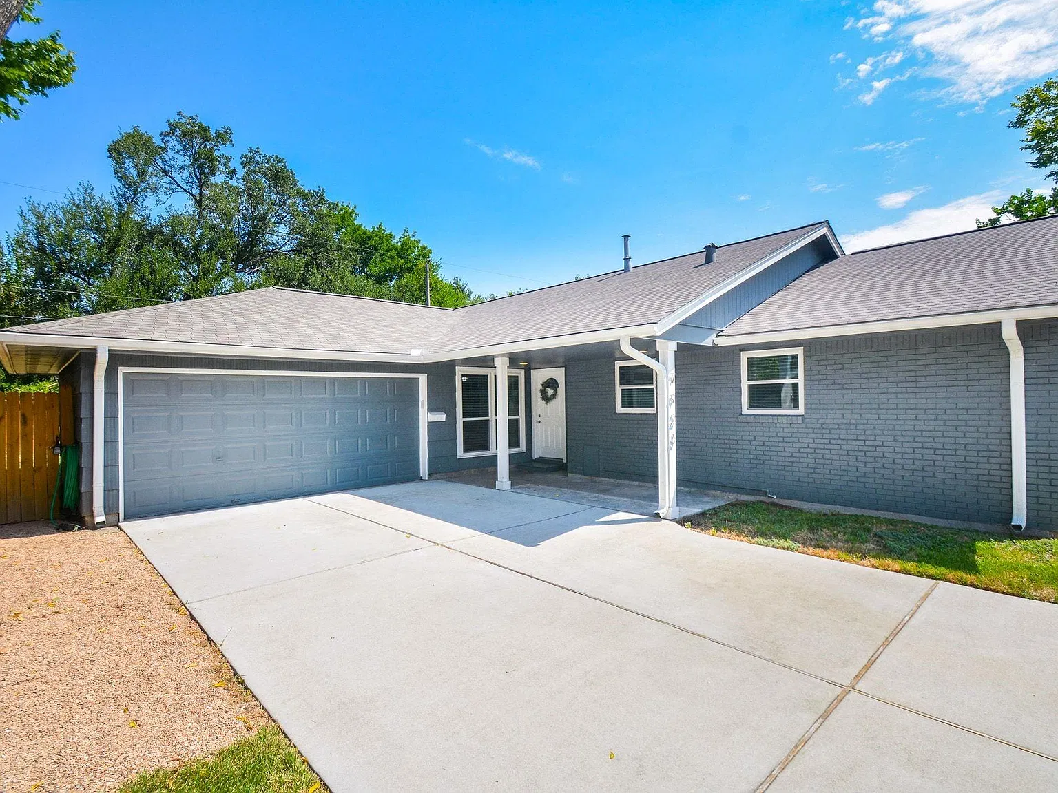 3 bed, 2.0 bath, 1472 sqft, $2,300 — Photo 3