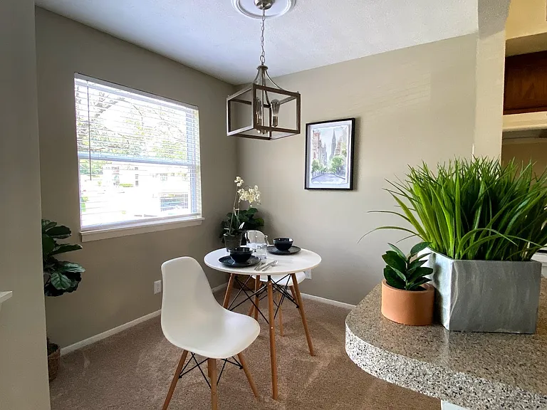The Summit Apartments — Photo 34