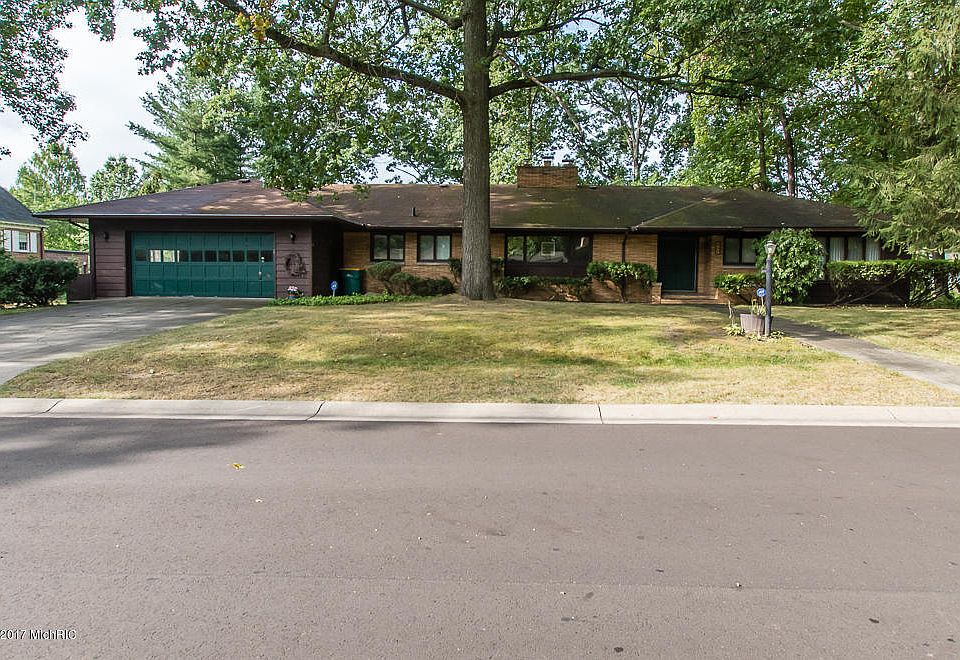 1st image of 125 Lakewood Dr
