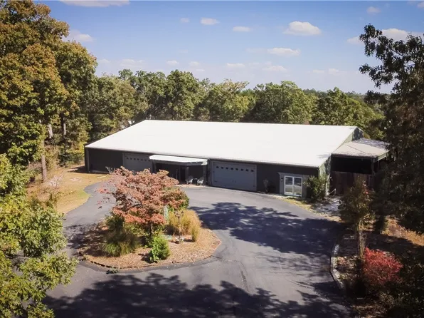 15066 Crawford Point Rd, Rogers, AR 72756