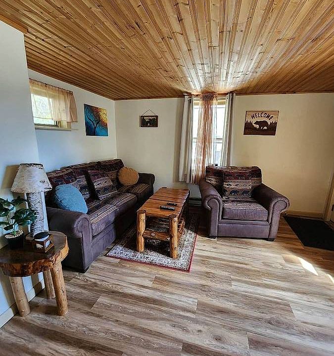 1st image of 109 Wawbeek Ave #2