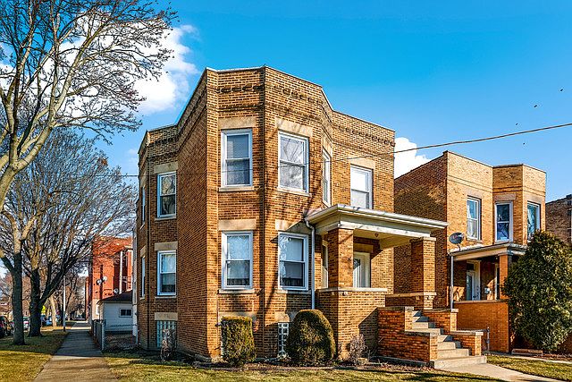 1st image of 5256 W Berteau Ave