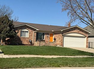 36765 Melbourne Dr, Sterling Heights, MI 48312