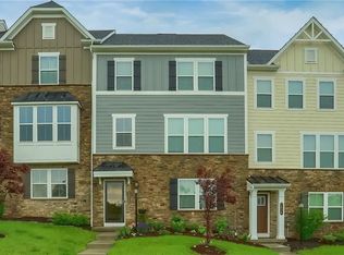 1026 Adair Ave, Valencia, PA 16059