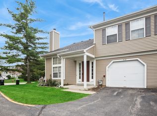 310 Wisteria Dr, Streamwood, IL