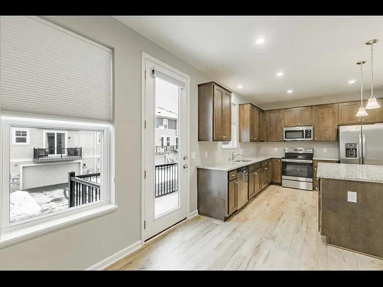 7695 77th Pl — Photo 15