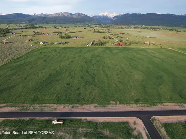 8 Aspen View Trl, Driggs, ID 83422