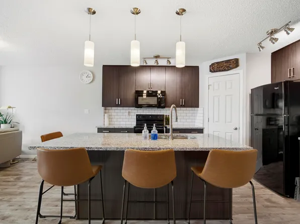 3805 Powell Wynd SW, Edmonton, AB T6W 2W9