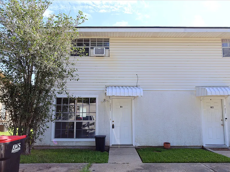 201 Al Pearson Dr #B — Photo 1
