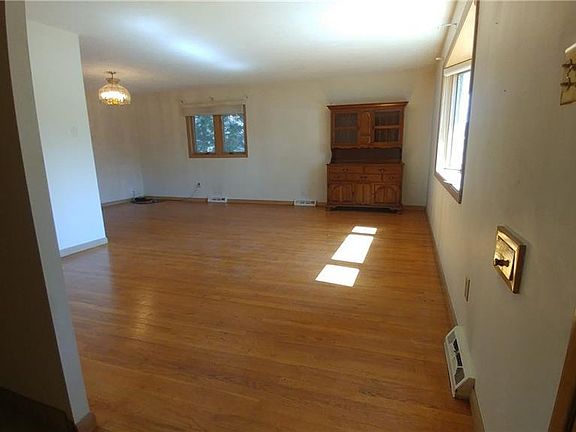 2nd image of 793 E Dartmoor Ave