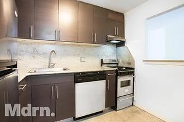 Rented by Mdrn Residential | media 3