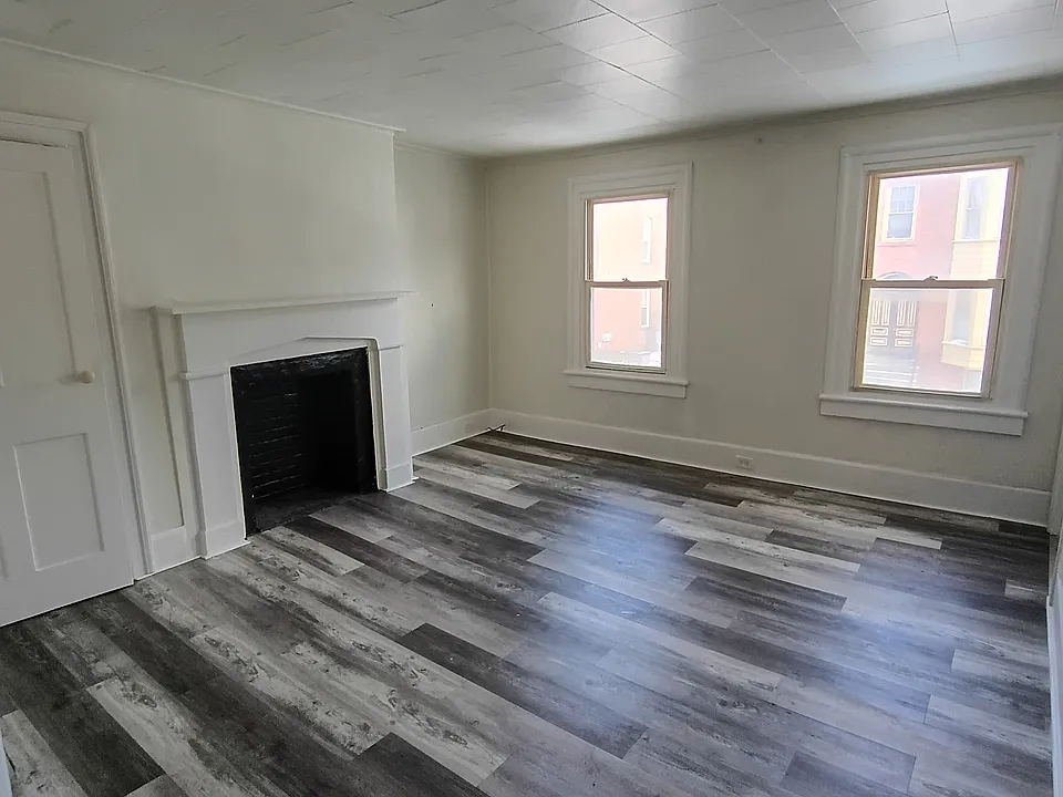437 3rd St #2