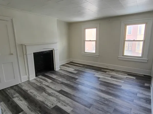 437 3rd St APT 2, Troy, NY 12180