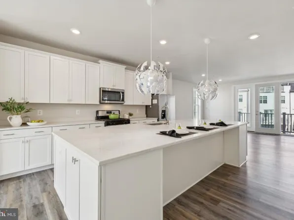 2547 Auden Dr, Silver Spring, MD 20906