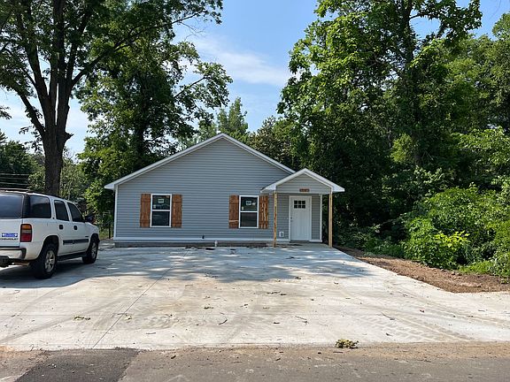 2nd image of 1718 Poplar St #B