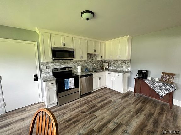 5th image of 508 Tillar St