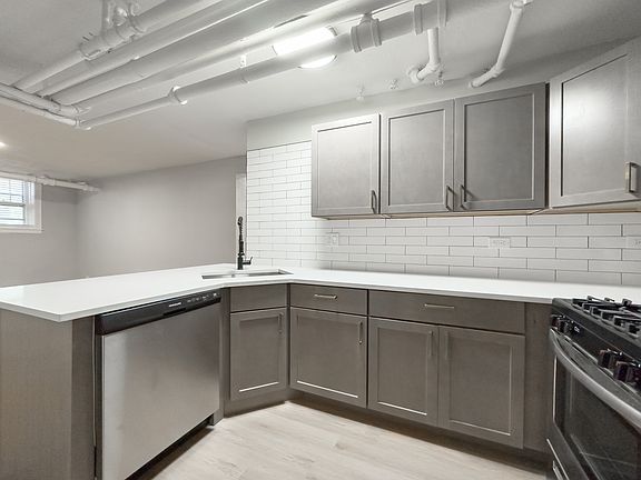 4th image of 3023 N Lockwood Ave #H