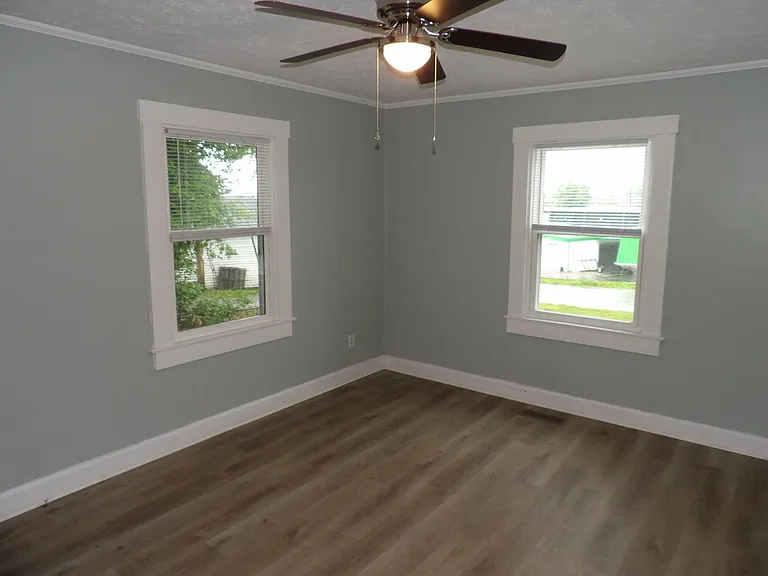 109 Allnutt Dr — Photo 9