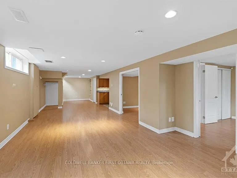 12 Oakwood Ave — Photo 23