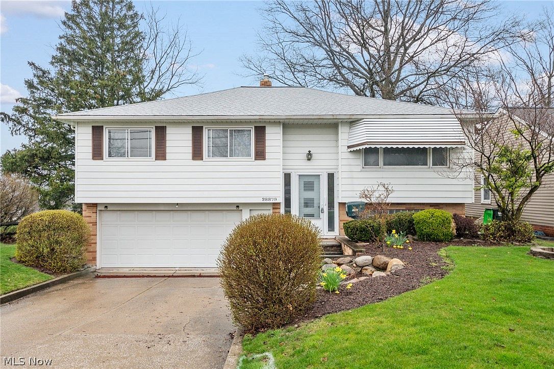 28879 Ridge Rd, Wickliffe, OH 44092 | Zillow
