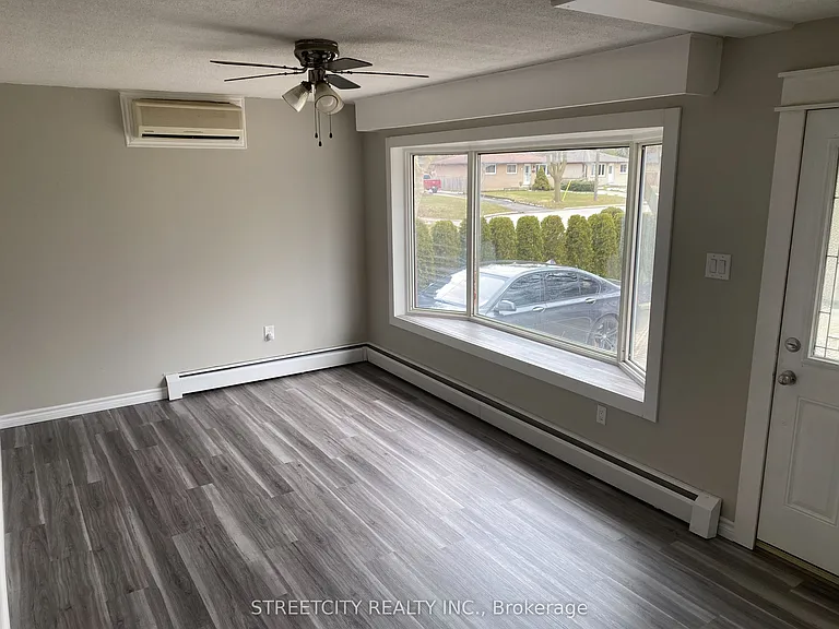 238 Burnside Dr — Photo 5