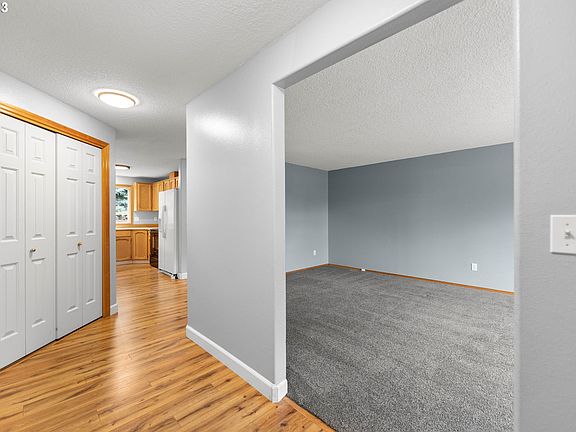 4th image of 5702 NE 76th Ave