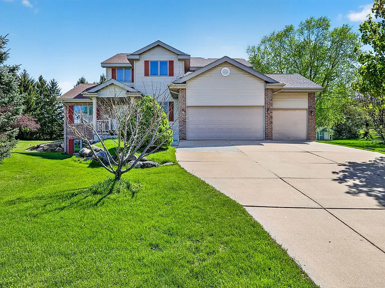 4205 Monarch Ct — Photo 3