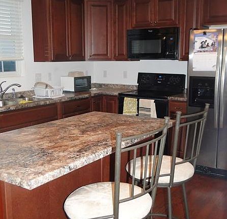 4th image of 804 Raymond Dr