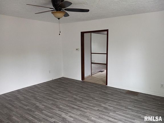 2nd image of 1500 35th St