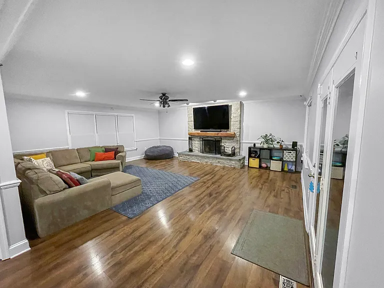 15690 Pike Trl — Photo 18