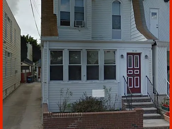 7832 68th Ave, Flushing, NY 11379
