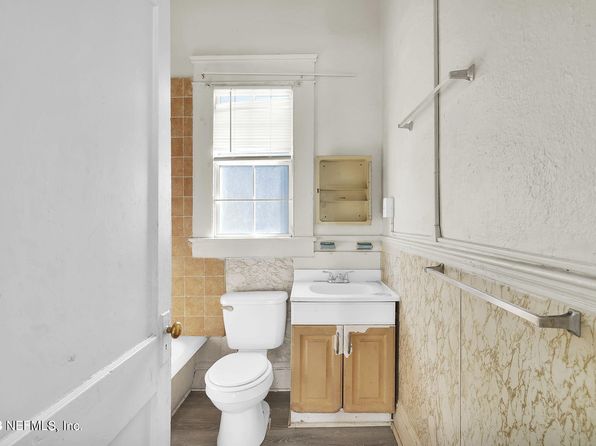 jacksonville-florida-154602078 picture