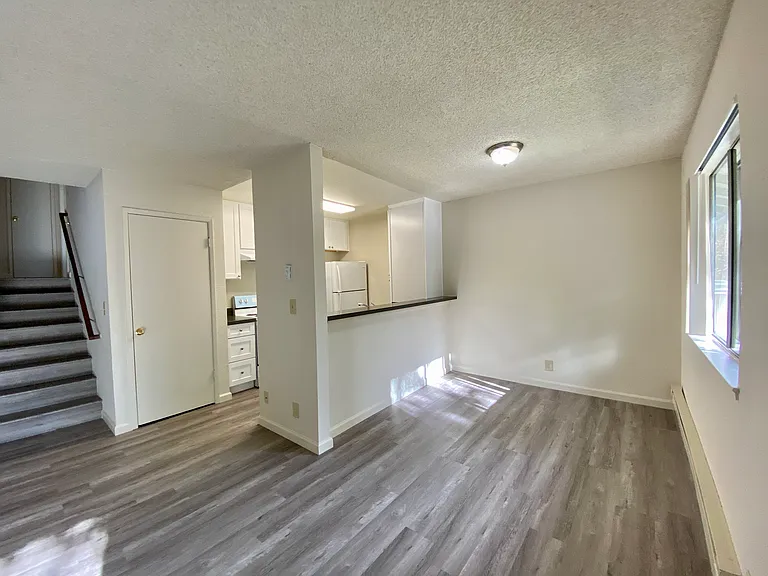 Sundale Dr — Photo 5