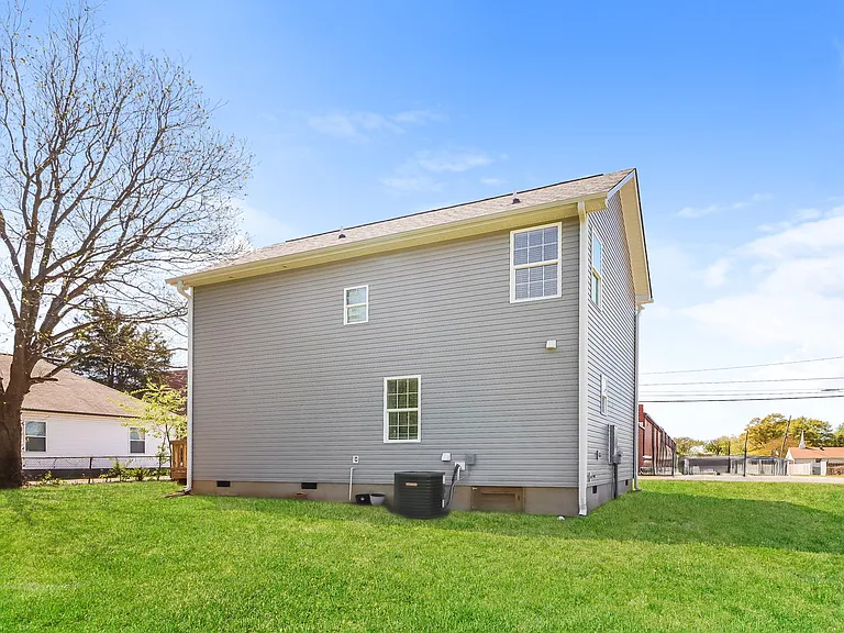 508 Grover St — Photo 15