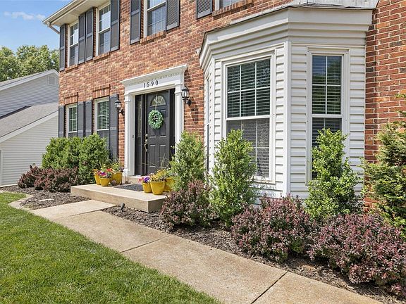 3rd image of 1590 Rosewood Terrace Dr