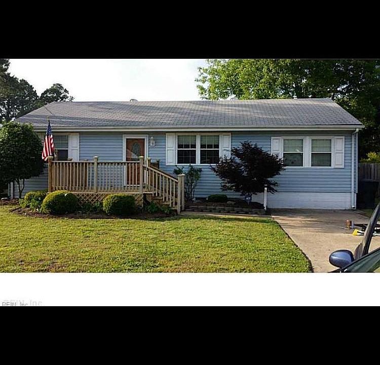 FRONT OF HOUSE