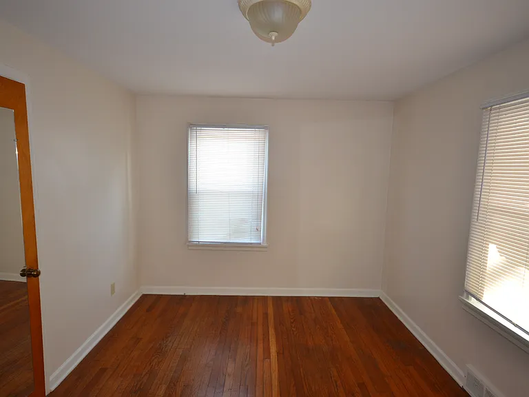 121 Hickory Rd — Photo 12