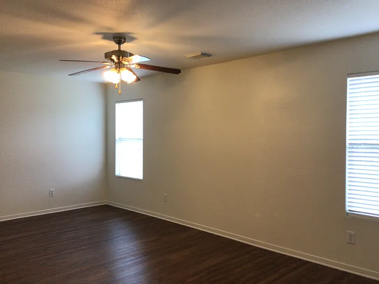 24319 Ayscough Ln — Photo 10