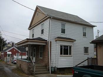 2nd image of 614 Delaware St